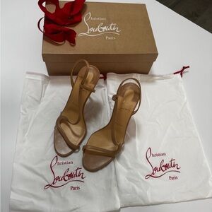 Christian Louboutin Nude 100mm 39
